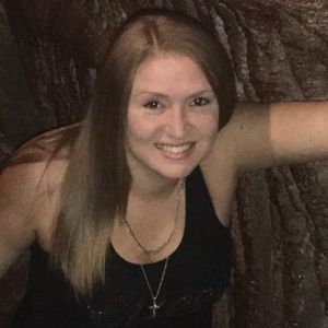 Meet your Posher, Danielle